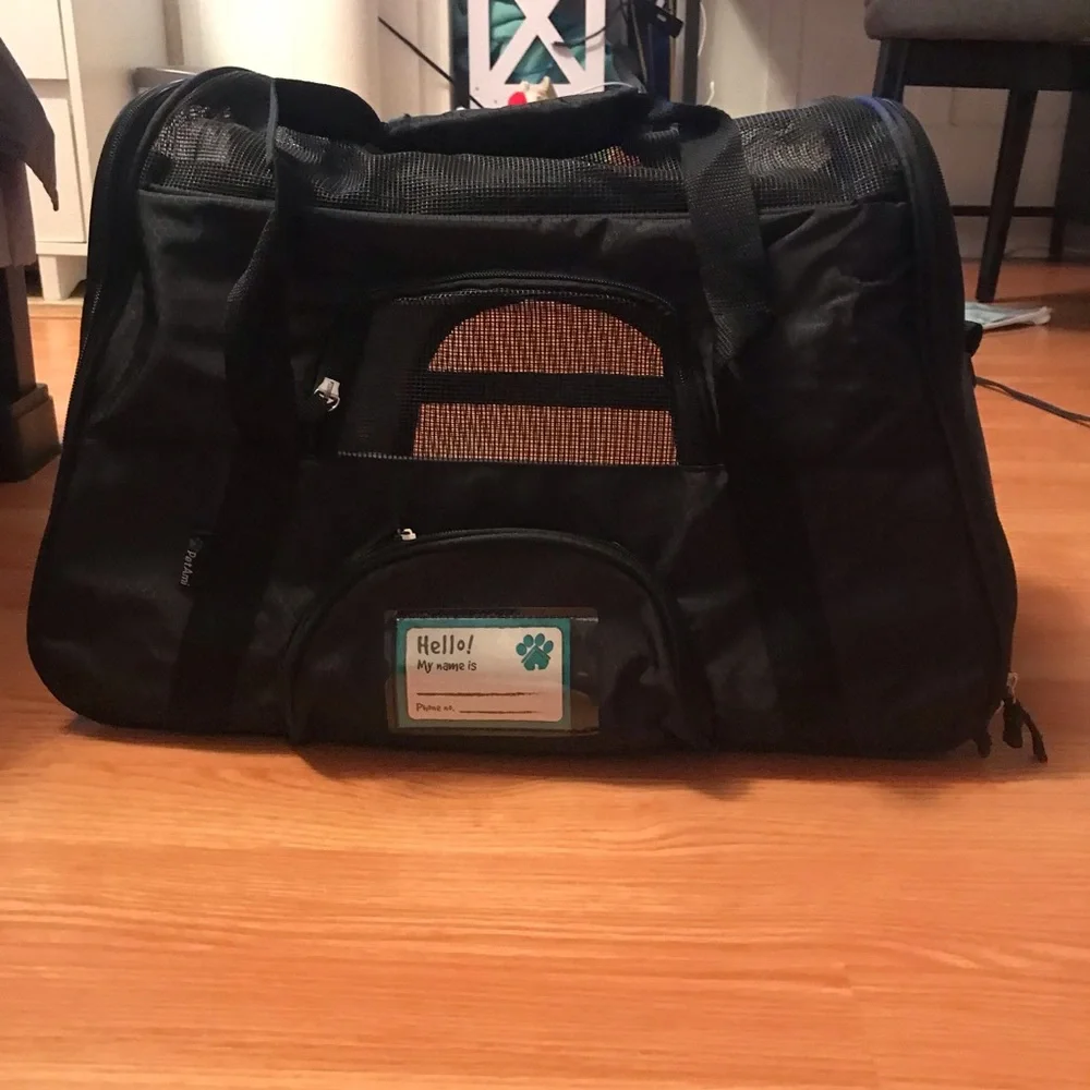 Dog carrier NWT